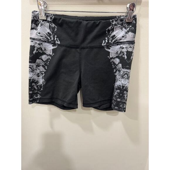 Alo Biker Shorts - Picture 1 of 2